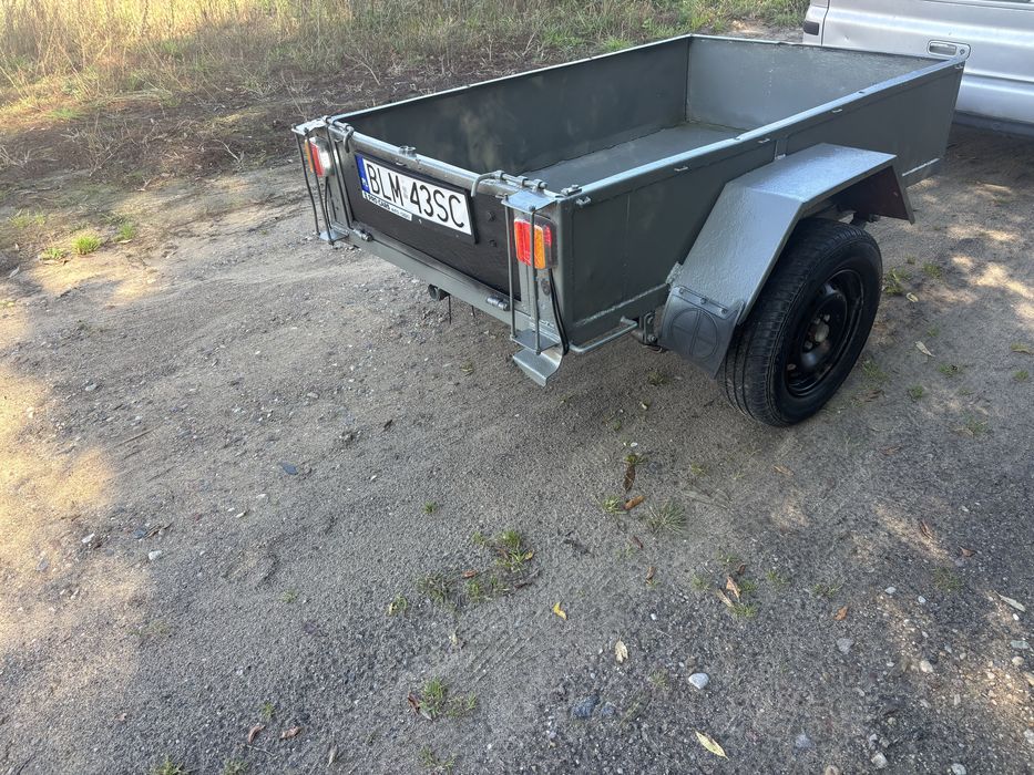 Przyczepka samochodowa Lekka