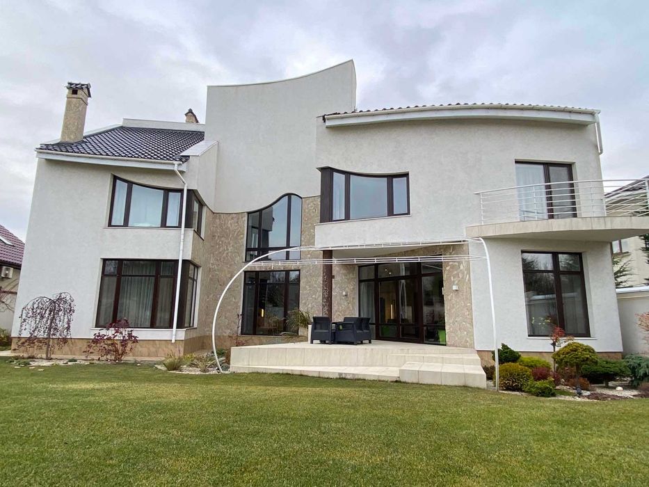 Продажа шикарного дома в Совиньоне