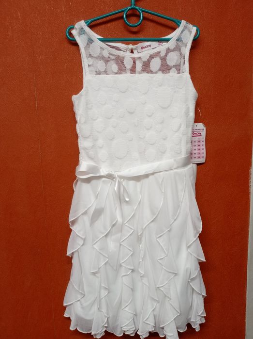 Нарядное платье для девочки 6-8лет