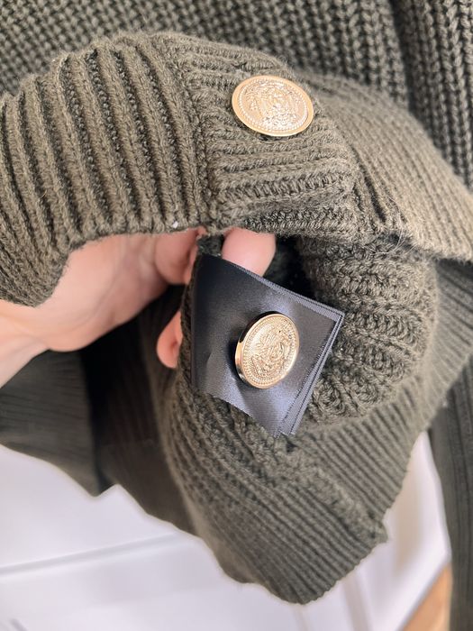 Светр H&M на ґудзиках XS