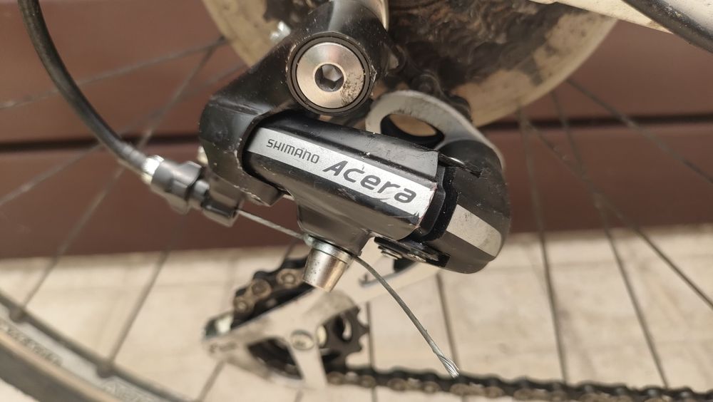 Trek branca em bom estado