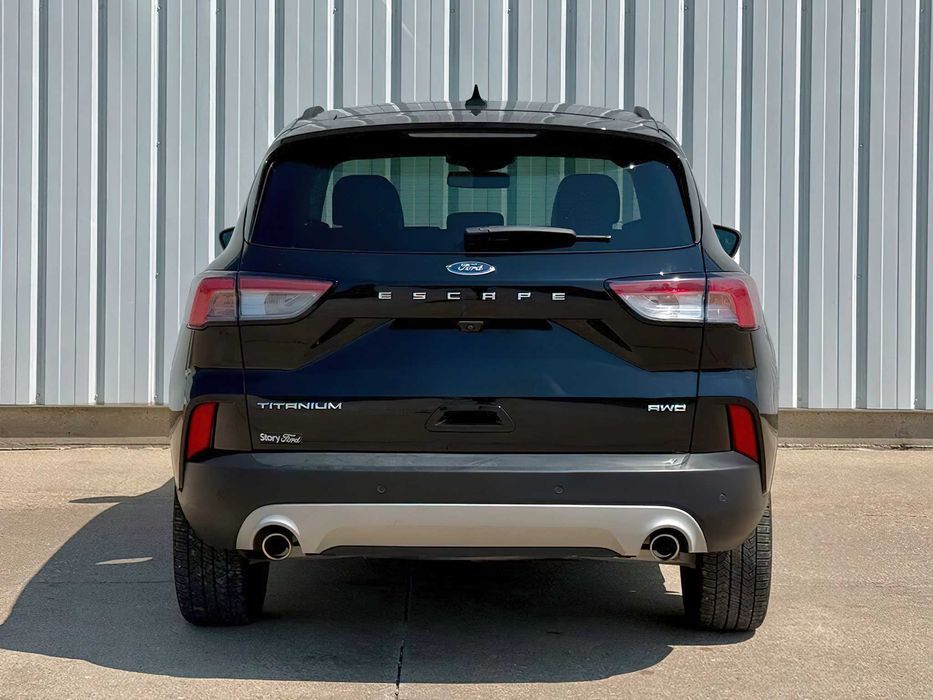 Ford Escape Titanium      2022