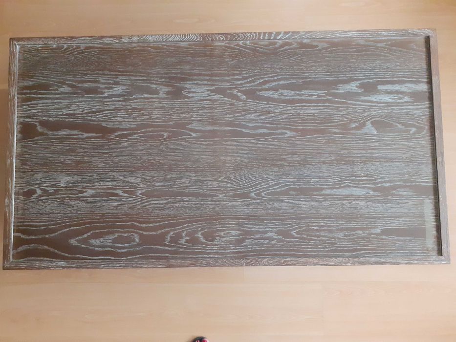 Mesa de centro pés de metal e tabuleiros em madeira design