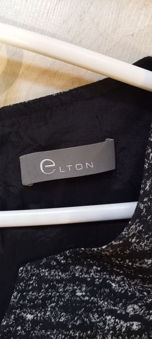 Sukienka bez rękawów