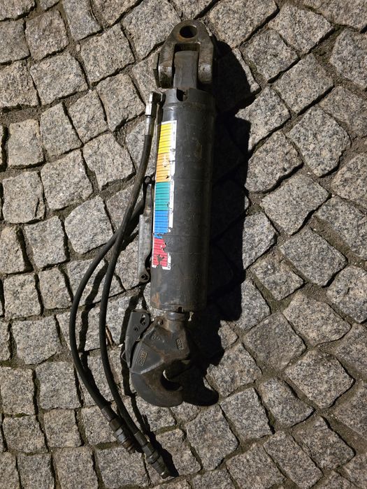 Łącznik górny śruba hydrauliczna CBM Cat 3