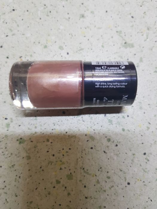Błyszczyk , pomadka do ust , maska do ust marki Alterra LipMask+lakier