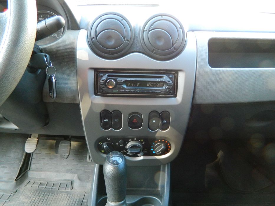 Renault Logan 1,4 2011 г.в. с КОНДИЦИОНЕРОM, ГАЗ/бензин 4-го поколения