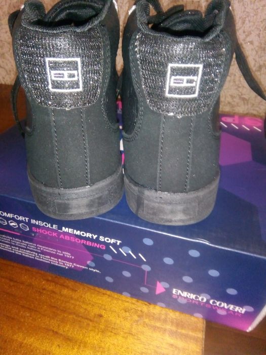 Продам жиночи полуботинки