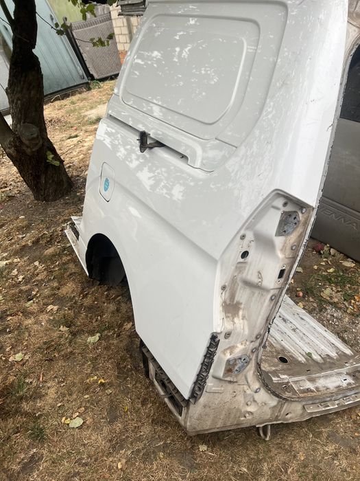 Задняя левая четверть крыло hyundai h1 год 11