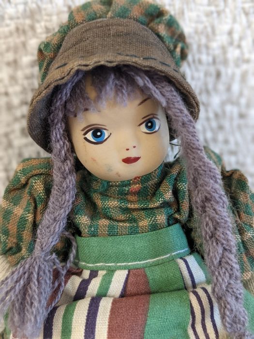 Кукла маленькая коллекционная