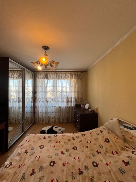 Продаж 3к укомплектованої квартири у спальному районі міста