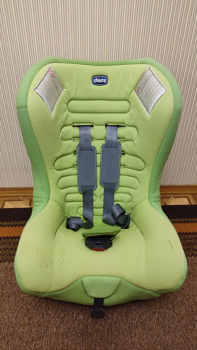 Автокрісло Chicco 0+/1 (0-18кг) з вкладишем для немовлят