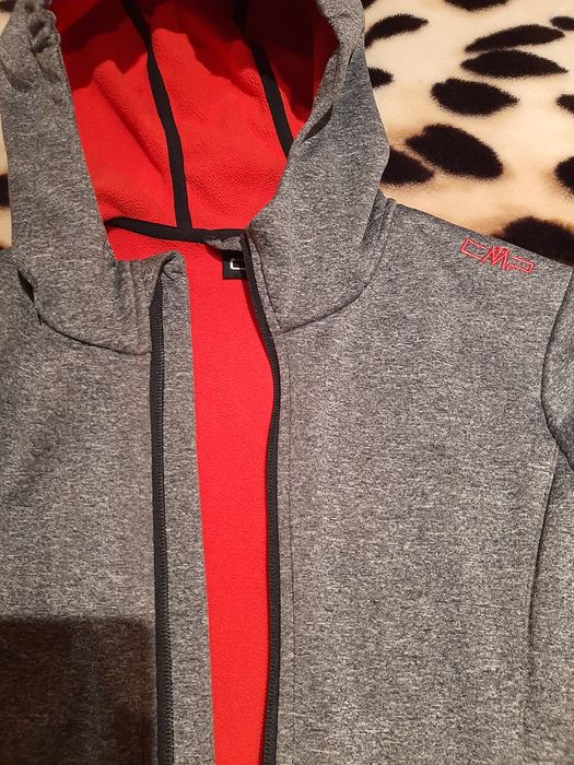 Фірмова вітровка