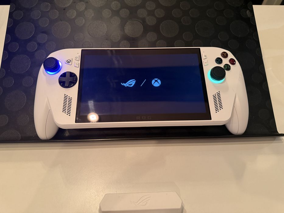 ASUS ROG Xbox Ally Biały konsola stan jak nowa