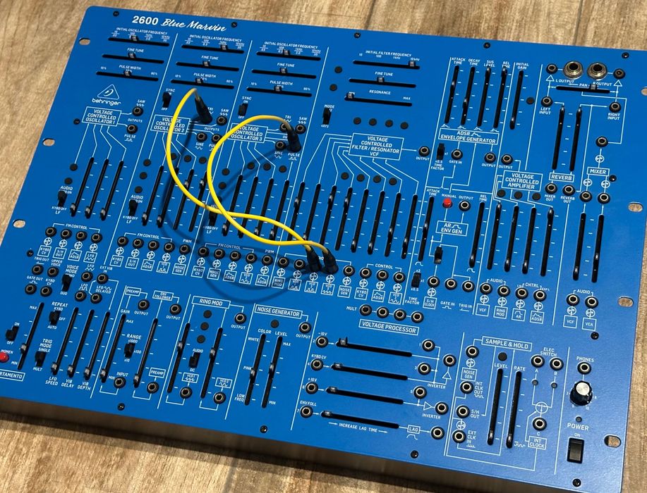 Behringer 2600 Blue Marvin