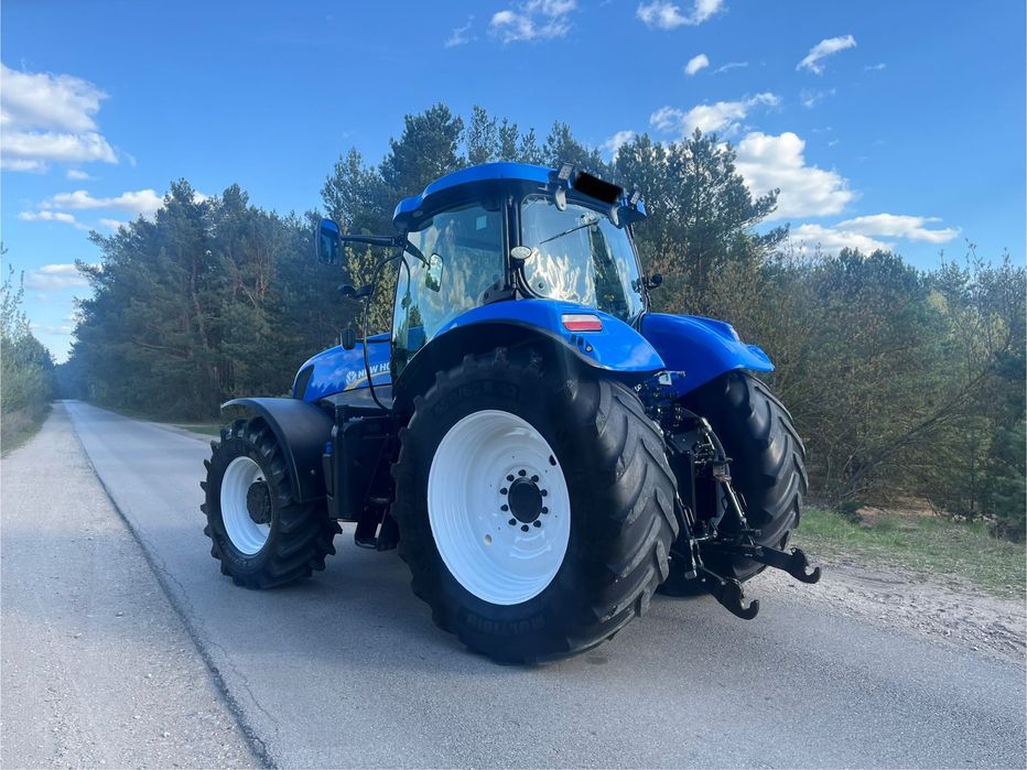 New Holland T7220