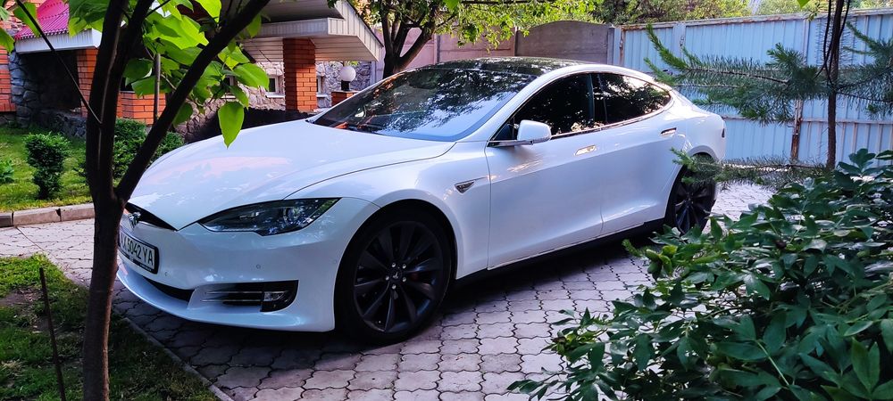 Tesla Model S P90D 2015 Ludicrous+ 770к.с.