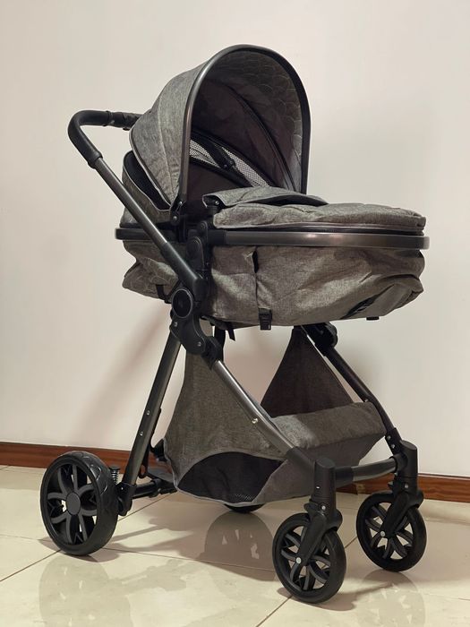 Carrinho de bebê trio como novo