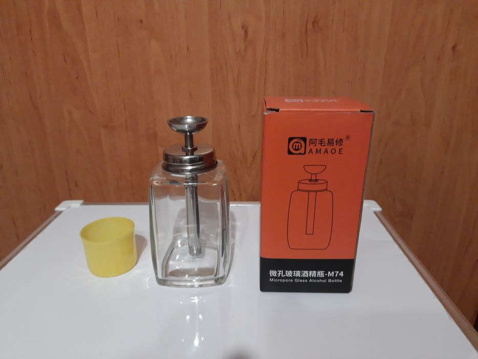 Dozownik despenser Dozownik płynów m-74 butelka z pompką anti-spray