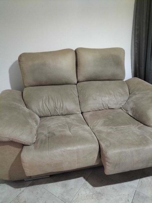 Vendo urgente sofá em bom estado