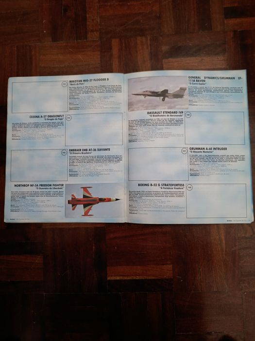 Caderneta de cromos incompleta Aviões os gigantes do céu