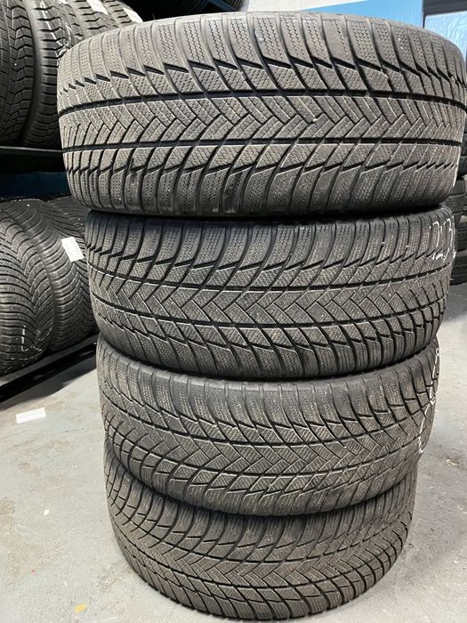 4x235/45/20 zimowe bridgestone 2021r