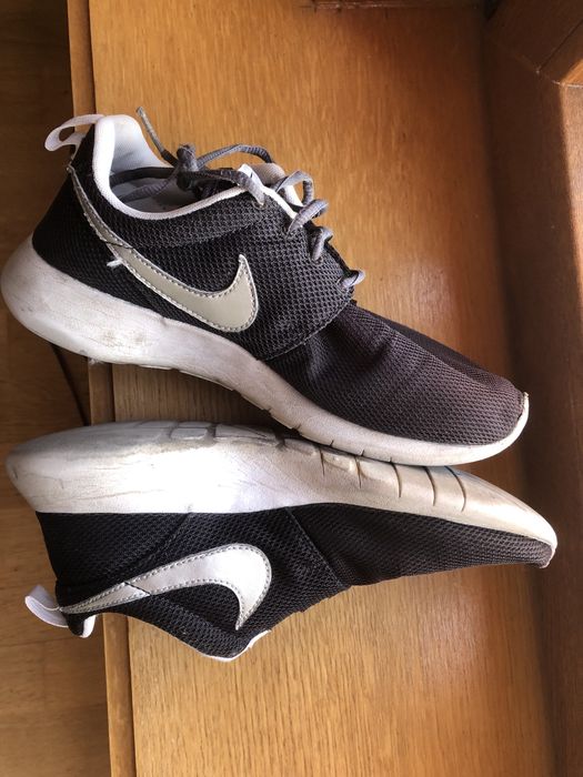 Tenis Nike pretos / brancos