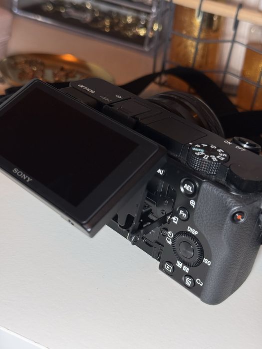 Maquina fotográfica Sony Alpha 6100