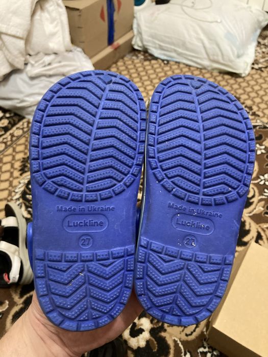 Продам детские кроксы