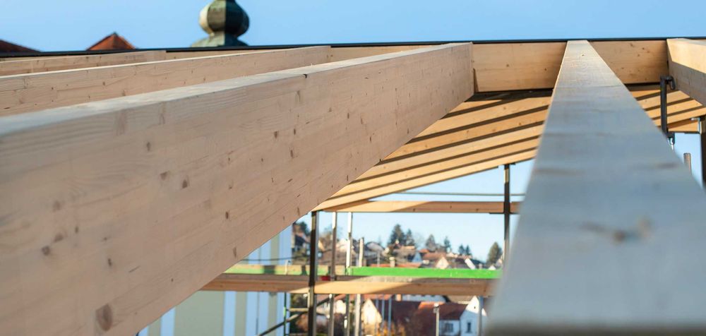 Drewno konstrukcyjne KVH BSH klejonka Słupy Krokwie C24