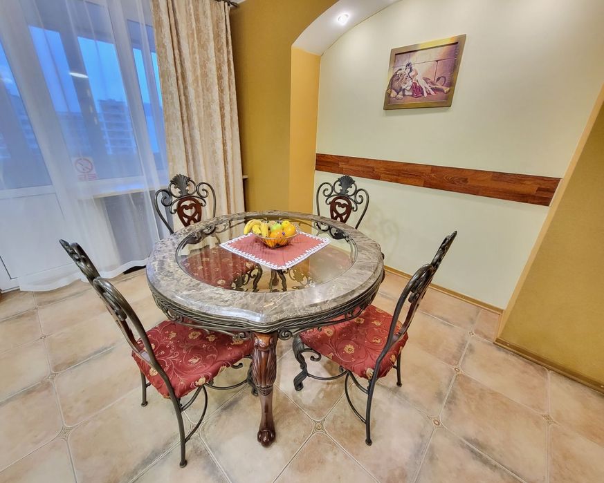 Киев! Сдам посуточно 2к, Левый берег, Гришко 9, м.Позняки-5мин.