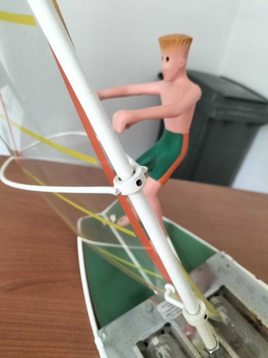 Candeeiro Velejador à Venda – Um Clássico com História