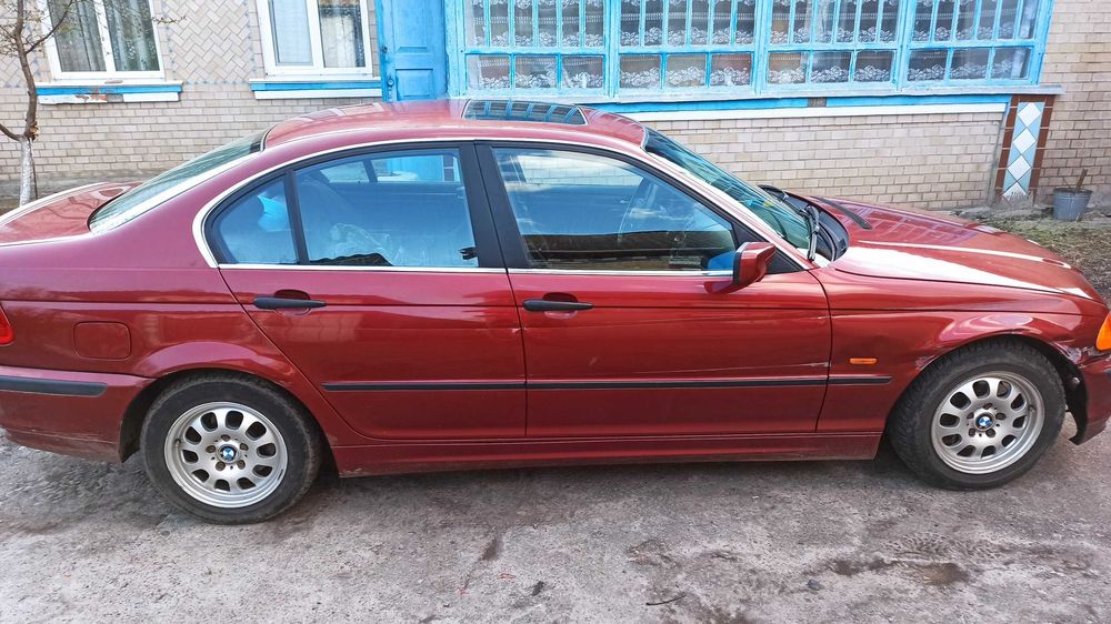 Продам BMW 318 E46 1998 року 1,9 бензин
