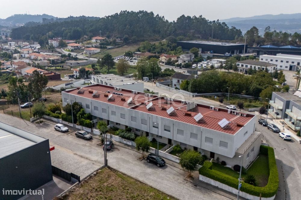 Moradia T3 Banda em Priscos, Braga