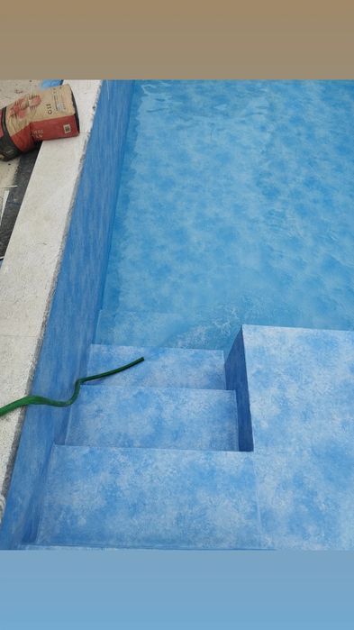 Aplicação de tela para piscinas