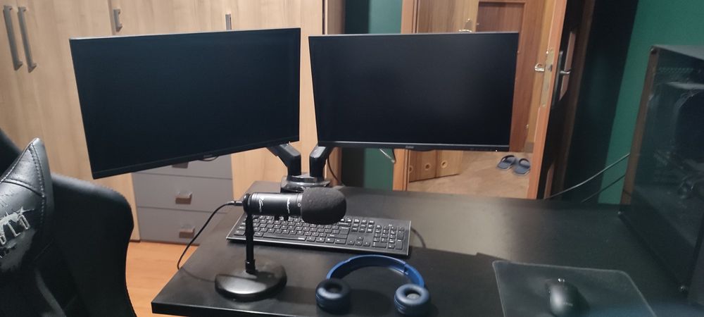 Zestaw-Komputer+ 2 monitory+ ramie,+mikrofon Genesis. i7-13700kf, 3