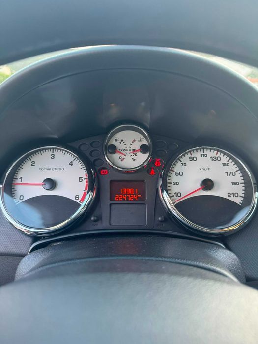 Peugeot 207 1.6hdi 98g - 2012