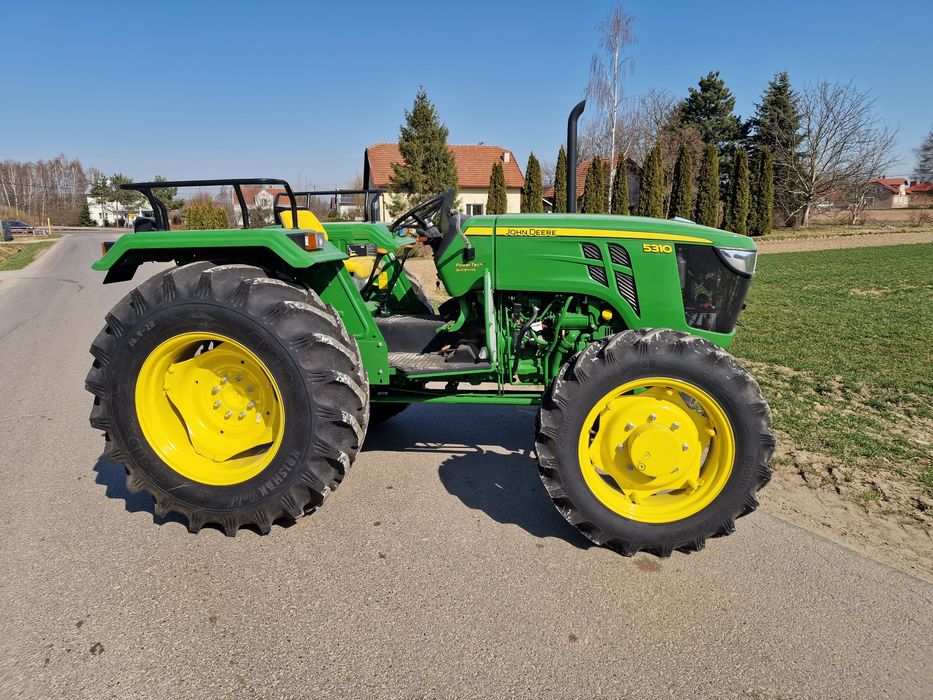 Ciągnik John Deere 5310