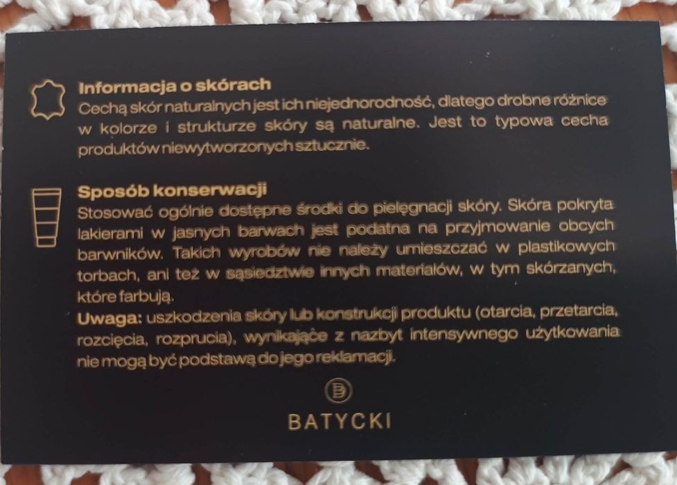 Brelok Batycki skóra + bursztyn