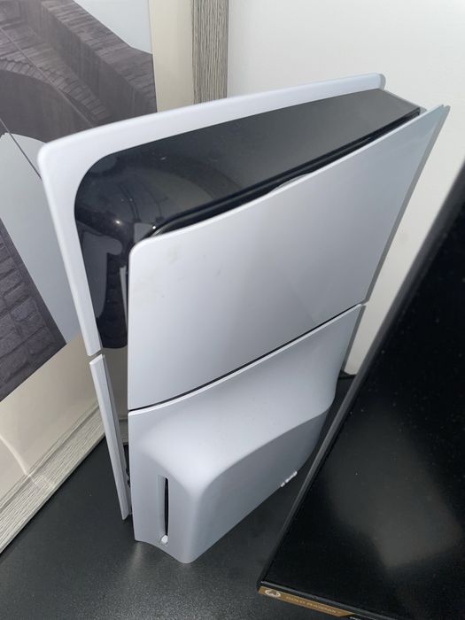 Konsola ps5 z napędem