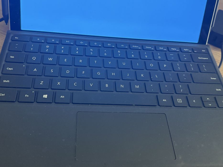 SURFACE PRO I7 11 GERAÇAO  4,7GHZ 16GB memoria ecra 3K + caneta +TECLADO