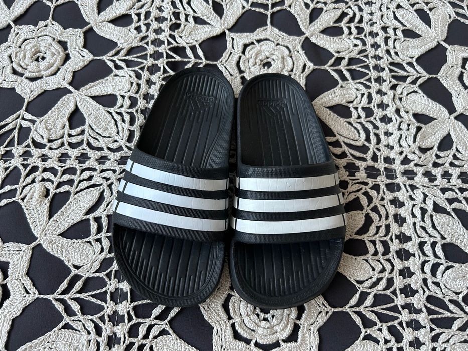 Klapki basenowe chłopięce