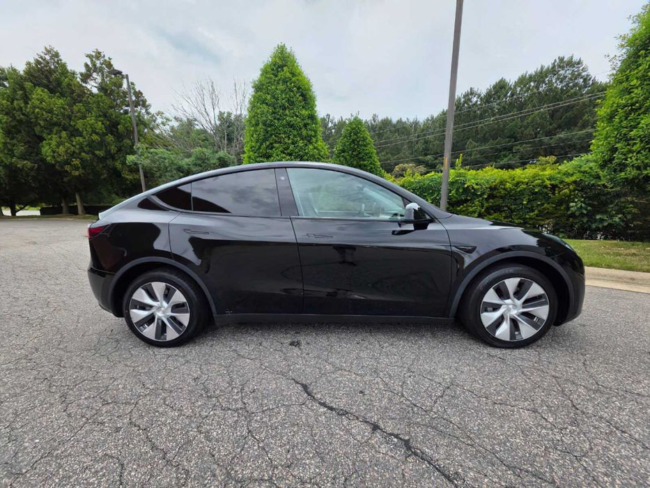 Tesla Model Y Long Range      2021