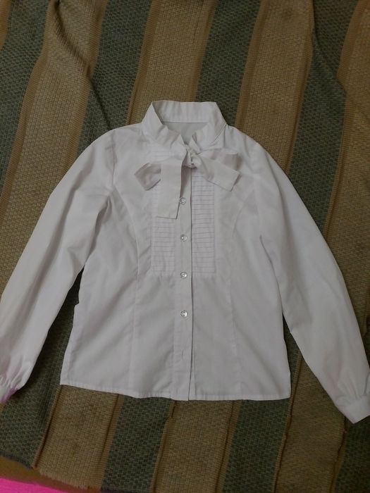 Блузка школьная  рост 128 nui very