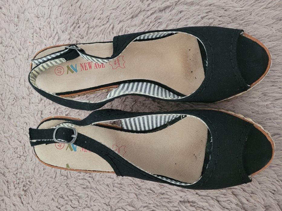 Buty na koturnie 40