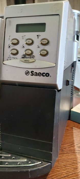 Продам  кофейный аппарат Saeco