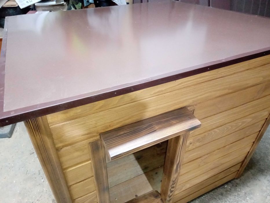 Будка для собак, будка собачья.