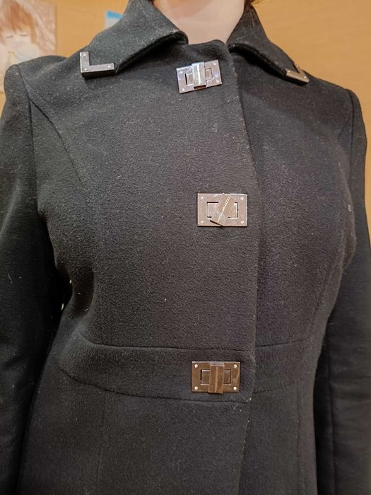 пальто зимове чорне  розм 46 (38)