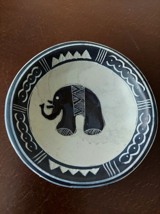Steatyt - Kenia -Rękodzieło -Spodeczek- Graffiti- Słoń