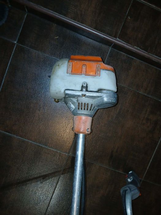 Husqvarna 323R pomarańczowa